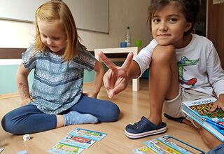 Kinder spielen Kinder spielen